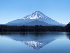 We will luxuriously introduce you to the charm of Mt. Fuji, the supreme beauty that spreads from the top of Japan.